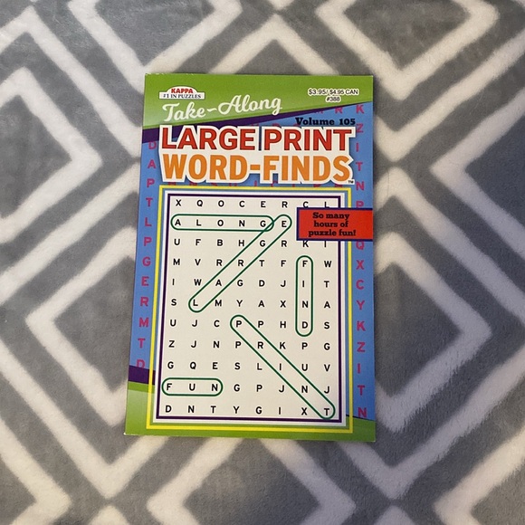 Set of 3 Large Print Word Finds - Picture 8 of 10